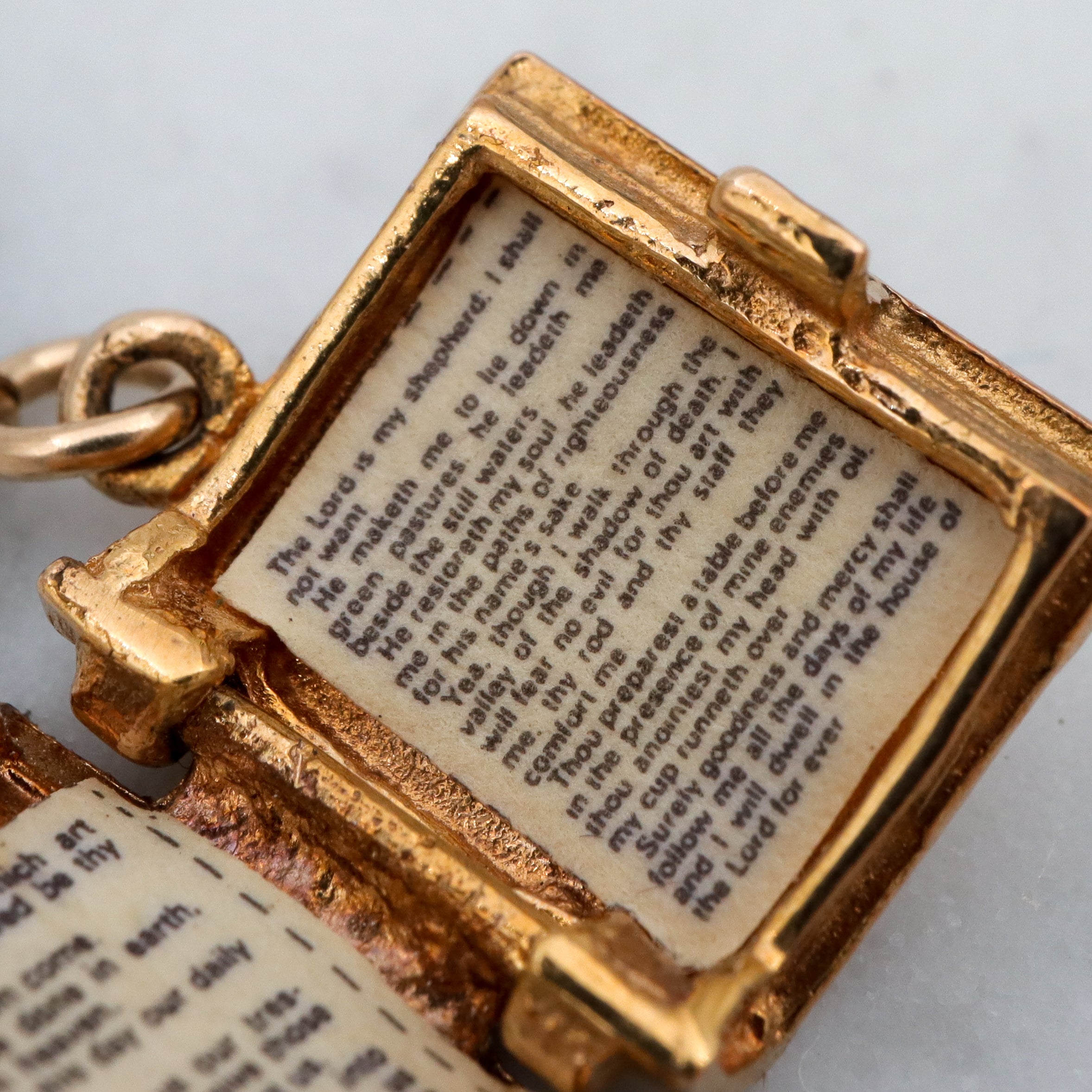 Vintage English 9k gold Nuvo opening Holy Bible charm
